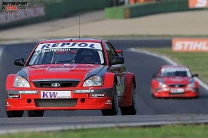 wtcc-imola-james-thompson-lada